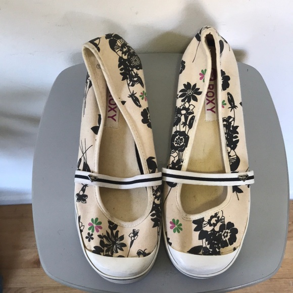 Roxy elastic strap slip on shoes - Picture 3 of 8